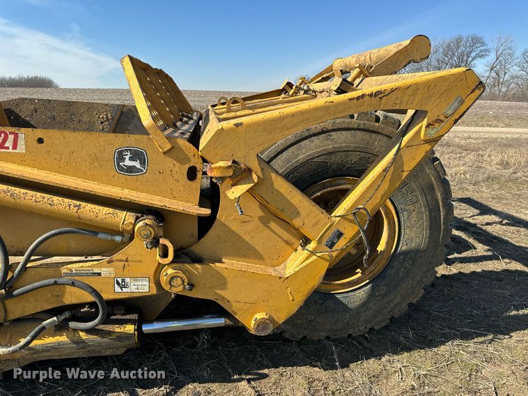 image for item DL4395 2005 John Deere 1812C scraper