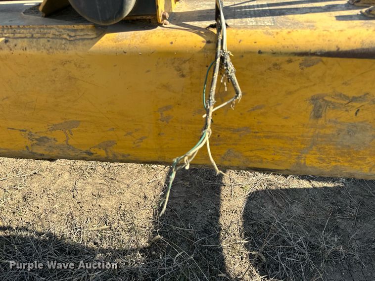 image for item DL4395 2005 John Deere 1812C scraper