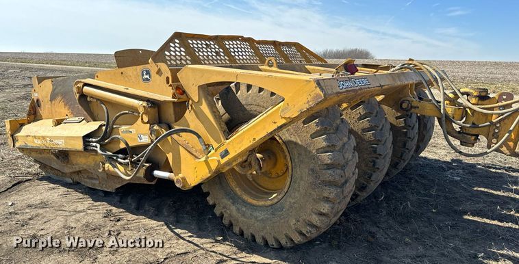 image for item DL4396 2005 John Deere 1812C scraper