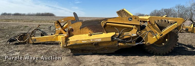 image for item DL4396 2005 John Deere 1812C scraper