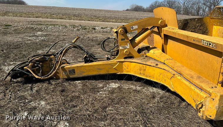 image for item DL4396 2005 John Deere 1812C scraper
