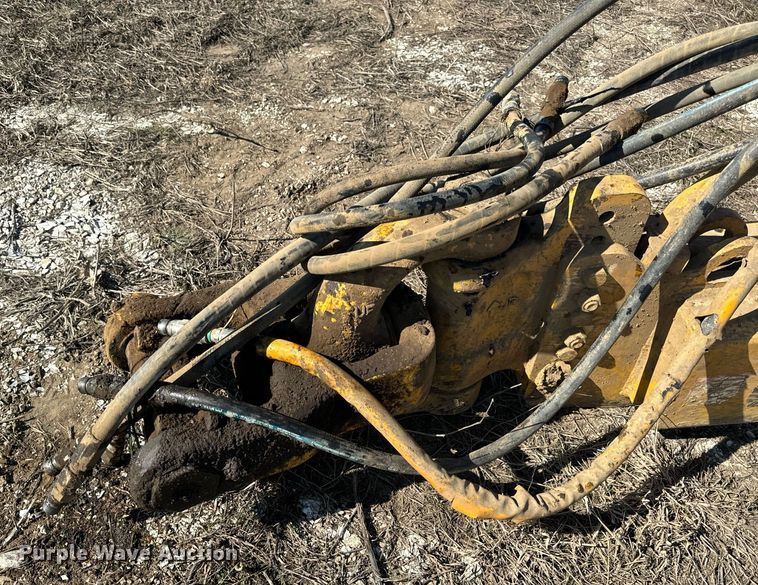 image for item DL4396 2005 John Deere 1812C scraper