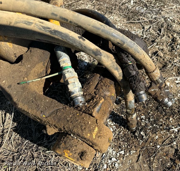 image for item DL4396 2005 John Deere 1812C scraper