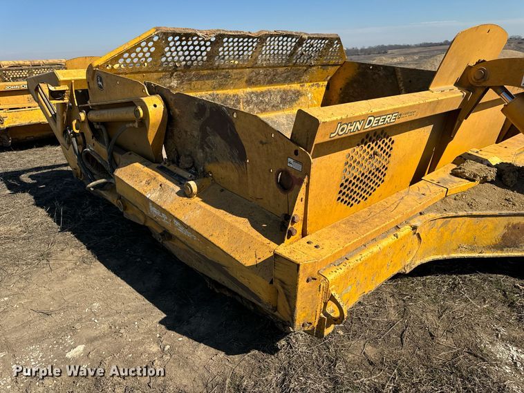 image for item DL4396 2005 John Deere 1812C scraper