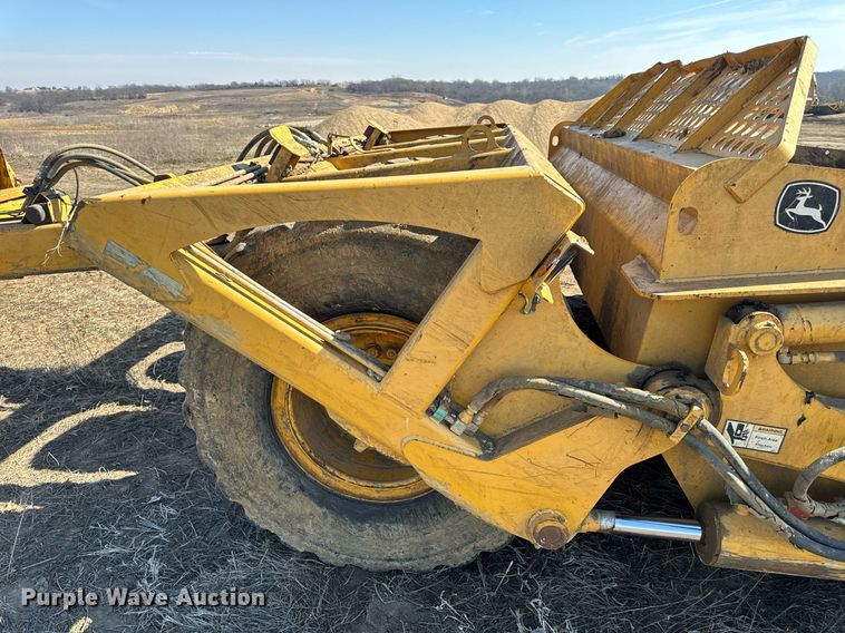 image for item DL4396 2005 John Deere 1812C scraper