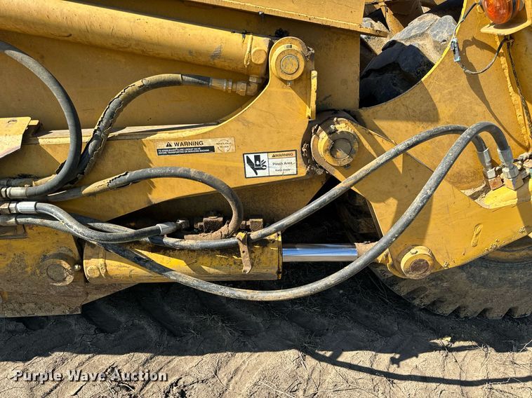 image for item DL4396 2005 John Deere 1812C scraper