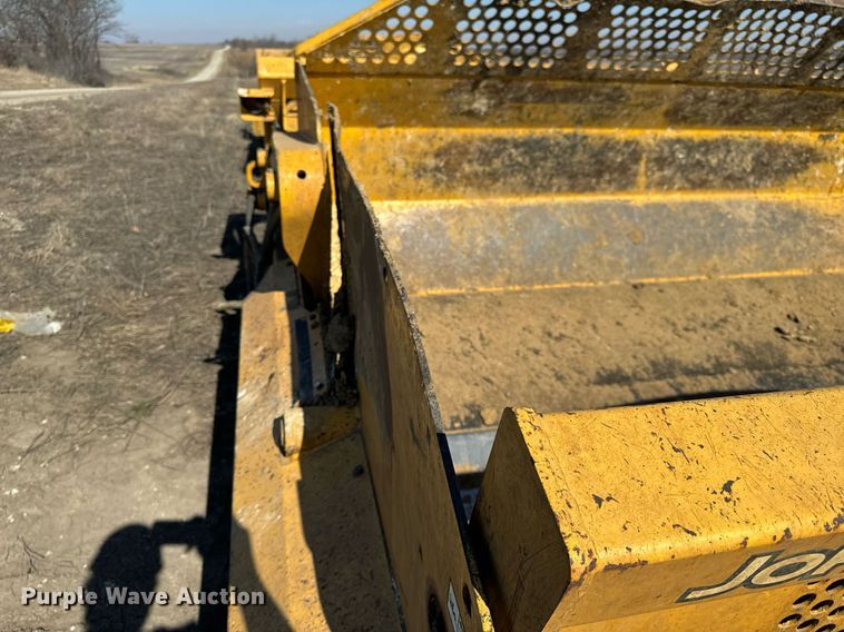 image for item DL4396 2005 John Deere 1812C scraper