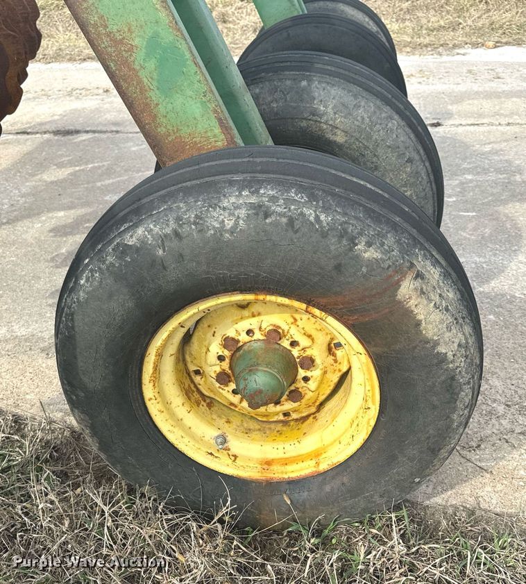 image for item DL4399 John Deere T0355 off-set disk