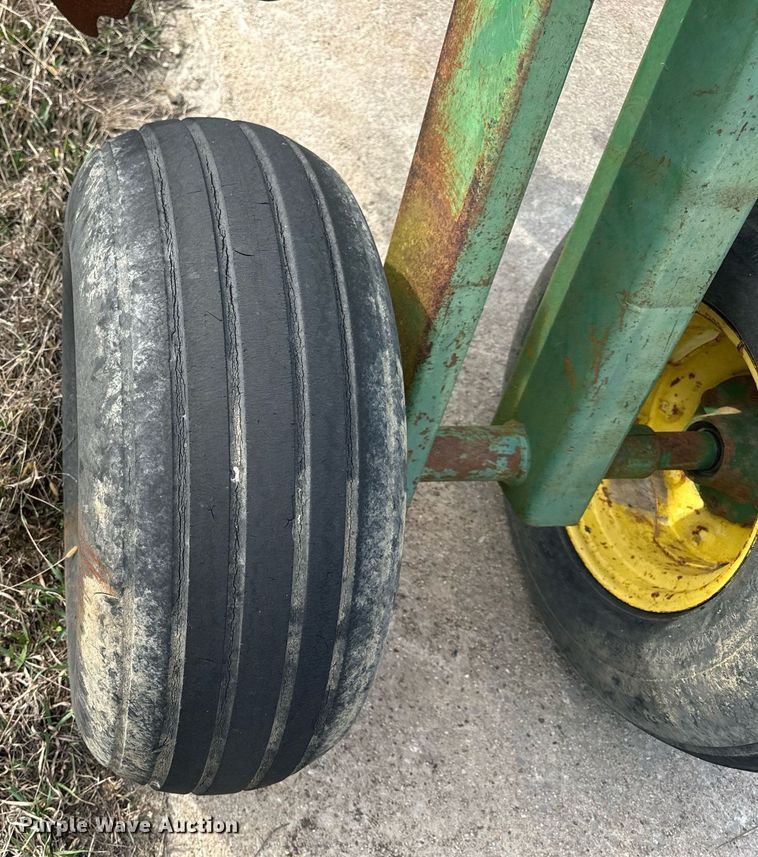 image for item DL4399 John Deere T0355 off-set disk