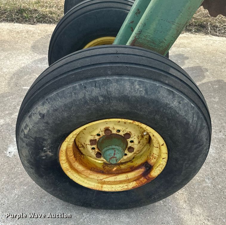 image for item DL4399 John Deere T0355 off-set disk