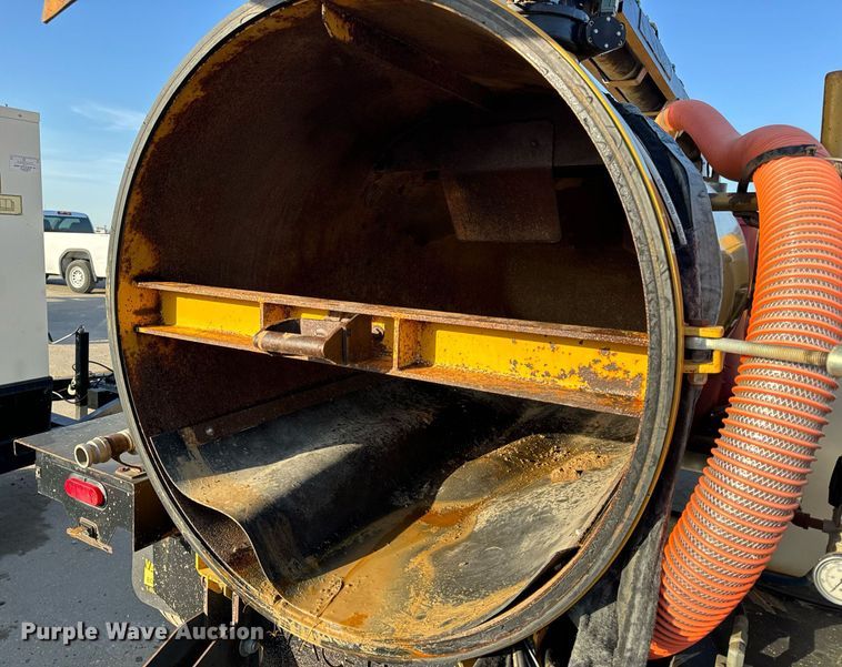 image for item DL4400 2018 Vermeer LP873SDT vacuum excavator