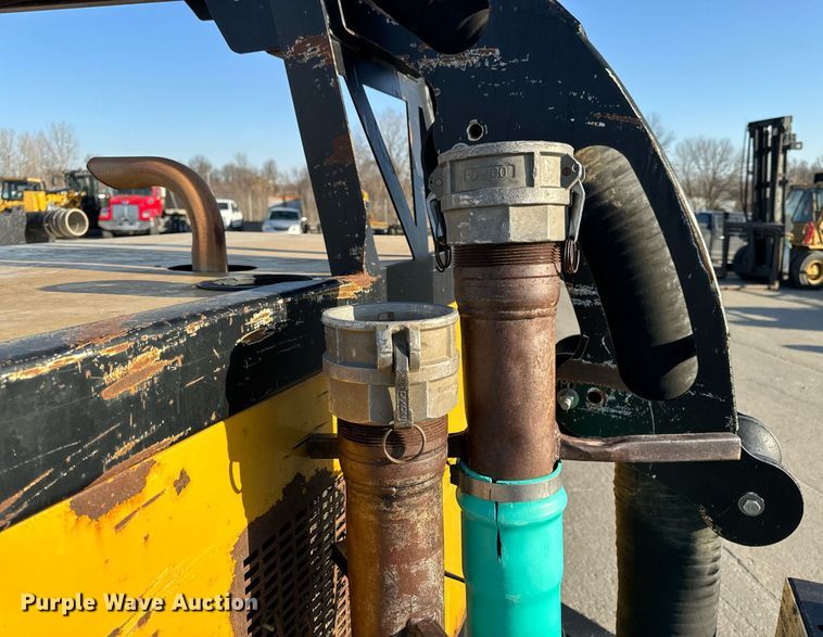 image for item DL4400 2018 Vermeer LP873SDT vacuum excavator