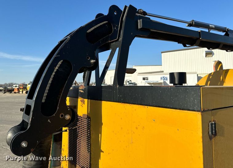 image for item DL4400 2018 Vermeer LP873SDT vacuum excavator