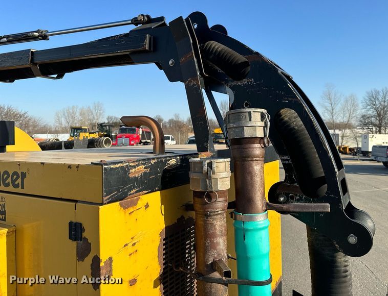 image for item DL4400 2018 Vermeer LP873SDT vacuum excavator