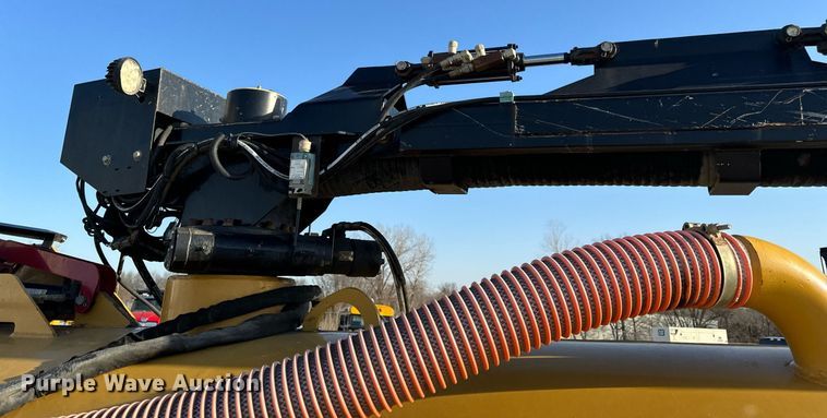 image for item DL4400 2018 Vermeer LP873SDT vacuum excavator