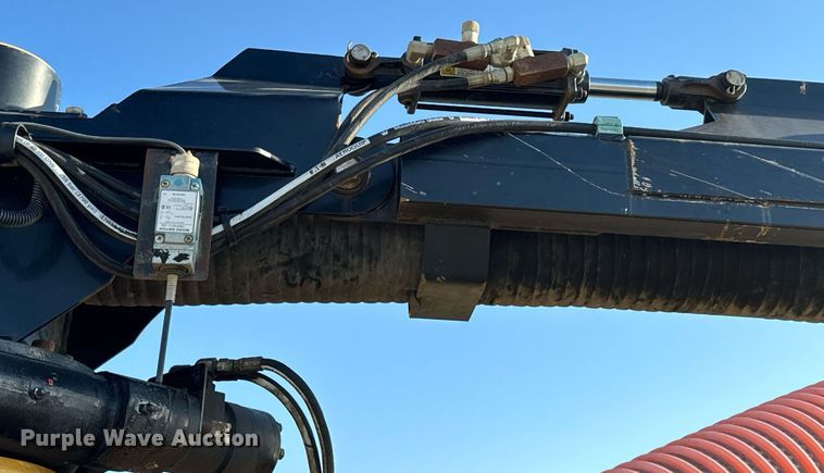 image for item DL4400 2018 Vermeer LP873SDT vacuum excavator