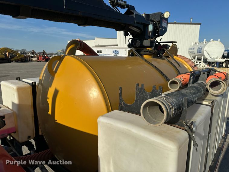 image for item DL4400 2018 Vermeer LP873SDT vacuum excavator