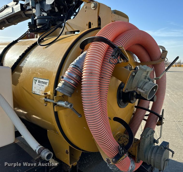 image for item DL4400 2018 Vermeer LP873SDT vacuum excavator