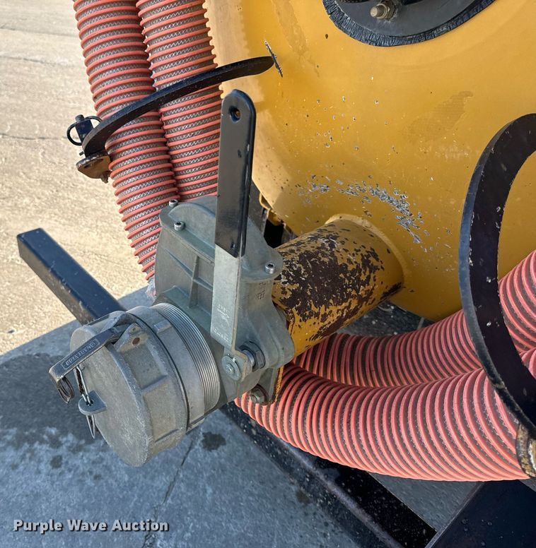 image for item DL4400 2018 Vermeer LP873SDT vacuum excavator