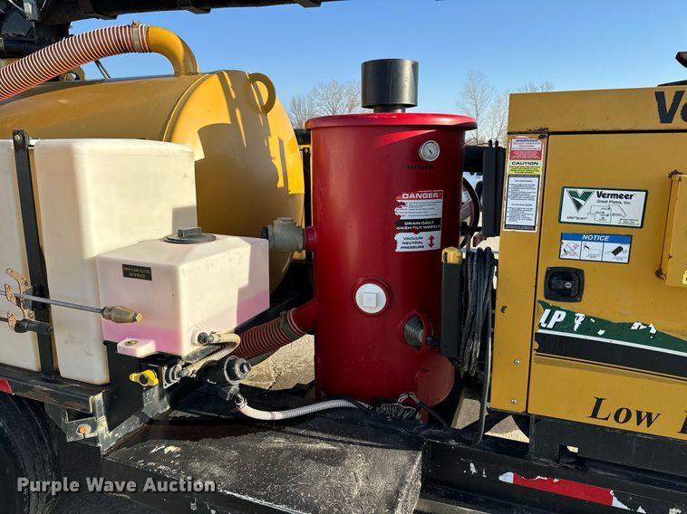 image for item DL4400 2018 Vermeer LP873SDT vacuum excavator