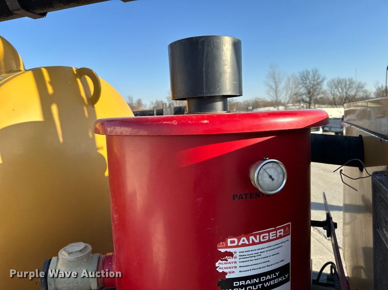 image for item DL4400 2018 Vermeer LP873SDT vacuum excavator