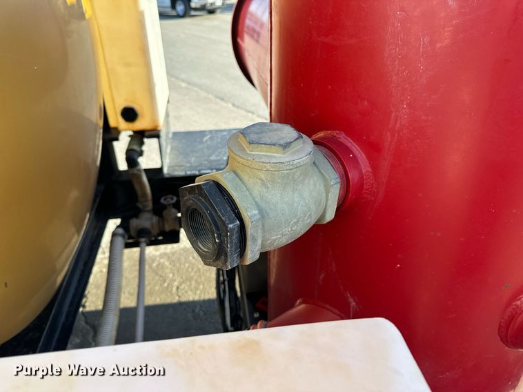 image for item DL4400 2018 Vermeer LP873SDT vacuum excavator