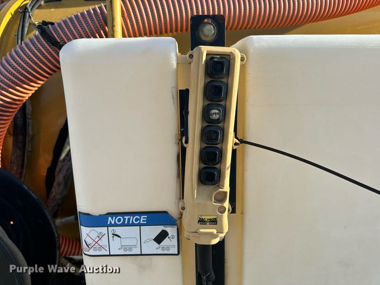 image for item DL4400 2018 Vermeer LP873SDT vacuum excavator