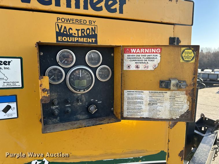 image for item DL4400 2018 Vermeer LP873SDT vacuum excavator