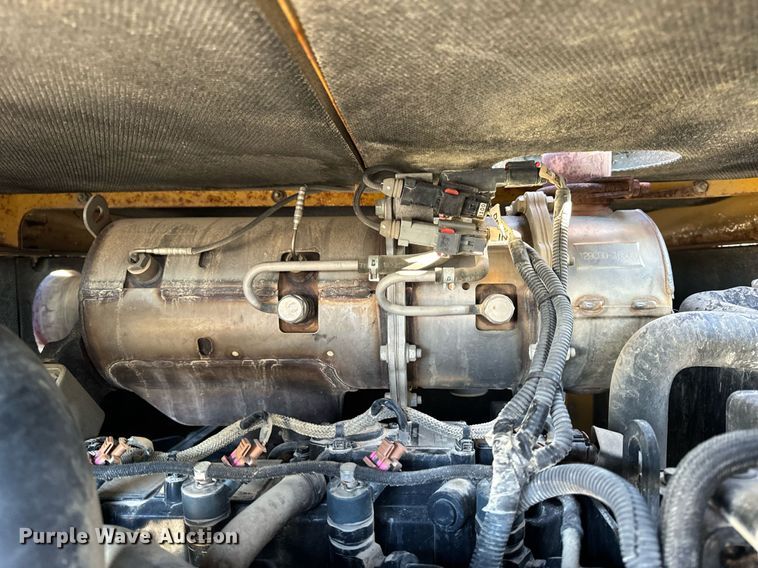 image for item DL4400 2018 Vermeer LP873SDT vacuum excavator