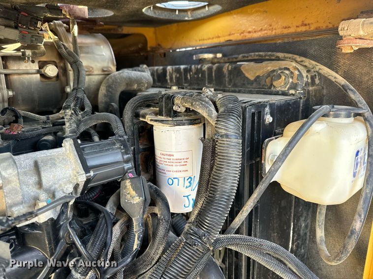 image for item DL4400 2018 Vermeer LP873SDT vacuum excavator