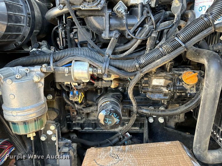 image for item DL4400 2018 Vermeer LP873SDT vacuum excavator