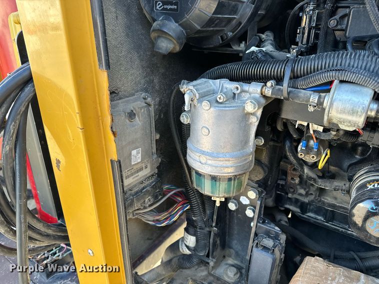 image for item DL4400 2018 Vermeer LP873SDT vacuum excavator