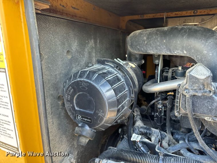 image for item DL4400 2018 Vermeer LP873SDT vacuum excavator