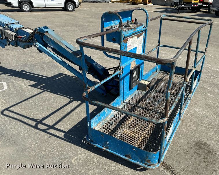 image for item DL4407 2005 Genie S-65 boom lift