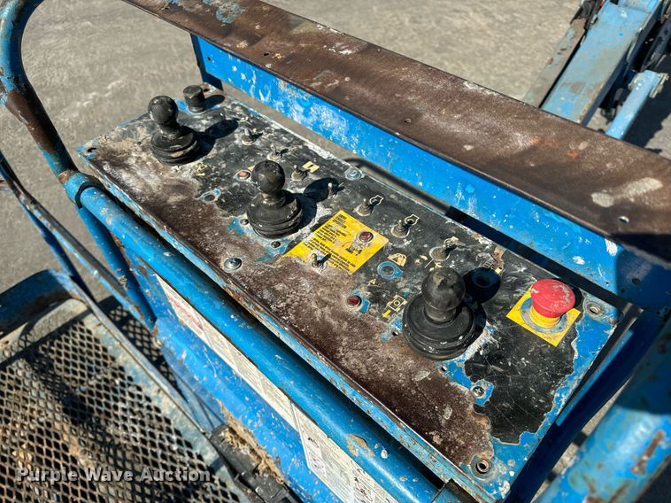 image for item DL4407 2005 Genie S-65 boom lift