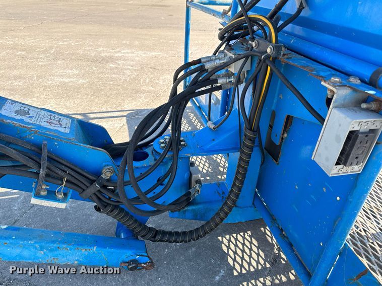 image for item DL4407 2005 Genie S-65 boom lift