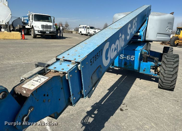 image for item DL4407 2005 Genie S-65 boom lift
