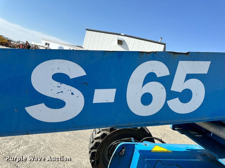 image for item DL4407 2005 Genie S-65 boom lift