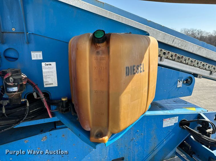 image for item DL4407 2005 Genie S-65 boom lift