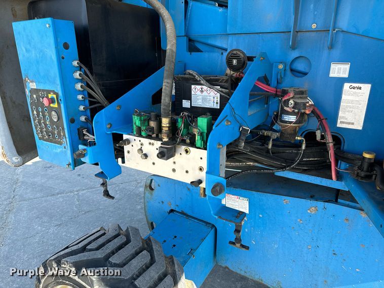 image for item DL4407 2005 Genie S-65 boom lift