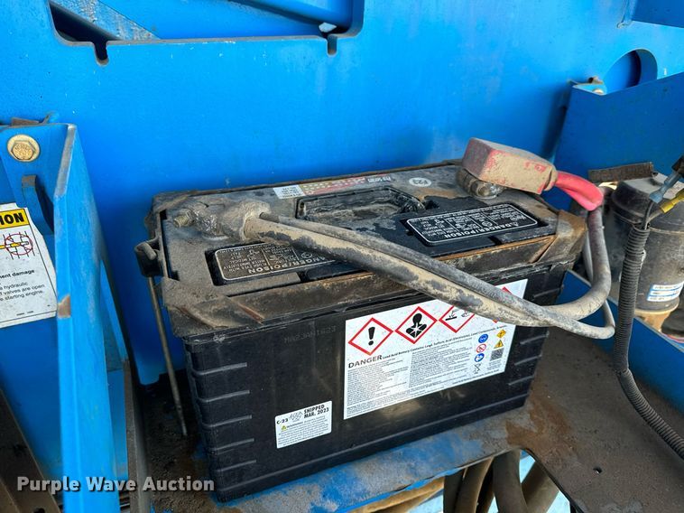 image for item DL4407 2005 Genie S-65 boom lift