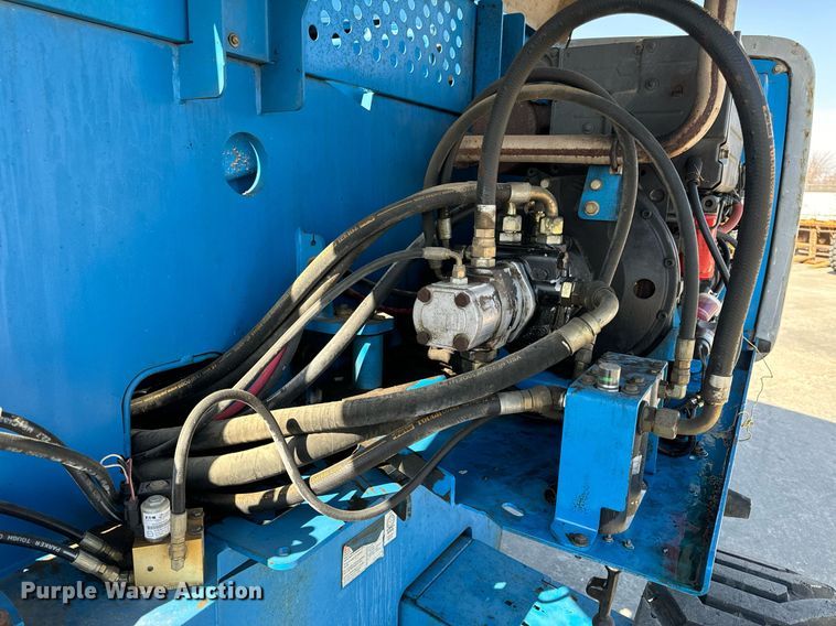 image for item DL4407 2005 Genie S-65 boom lift