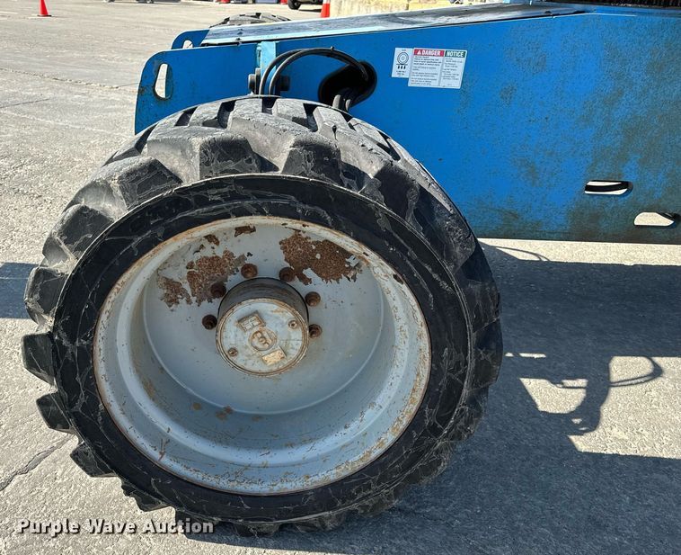 image for item DL4407 2005 Genie S-65 boom lift