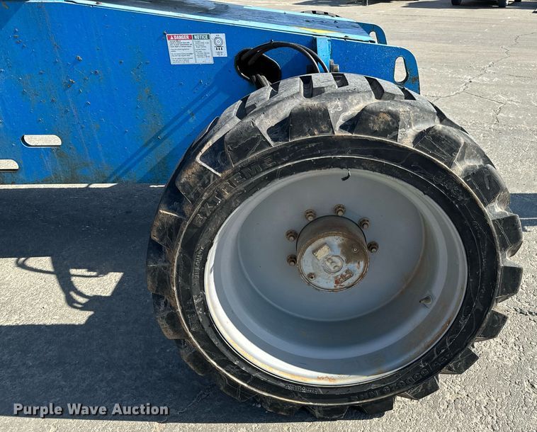 image for item DL4407 2005 Genie S-65 boom lift