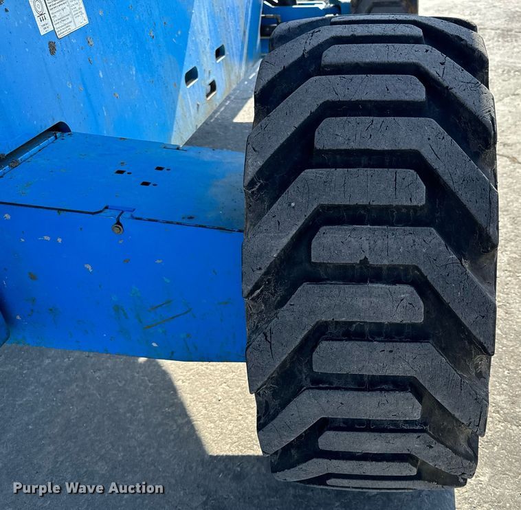 image for item DL4407 2005 Genie S-65 boom lift