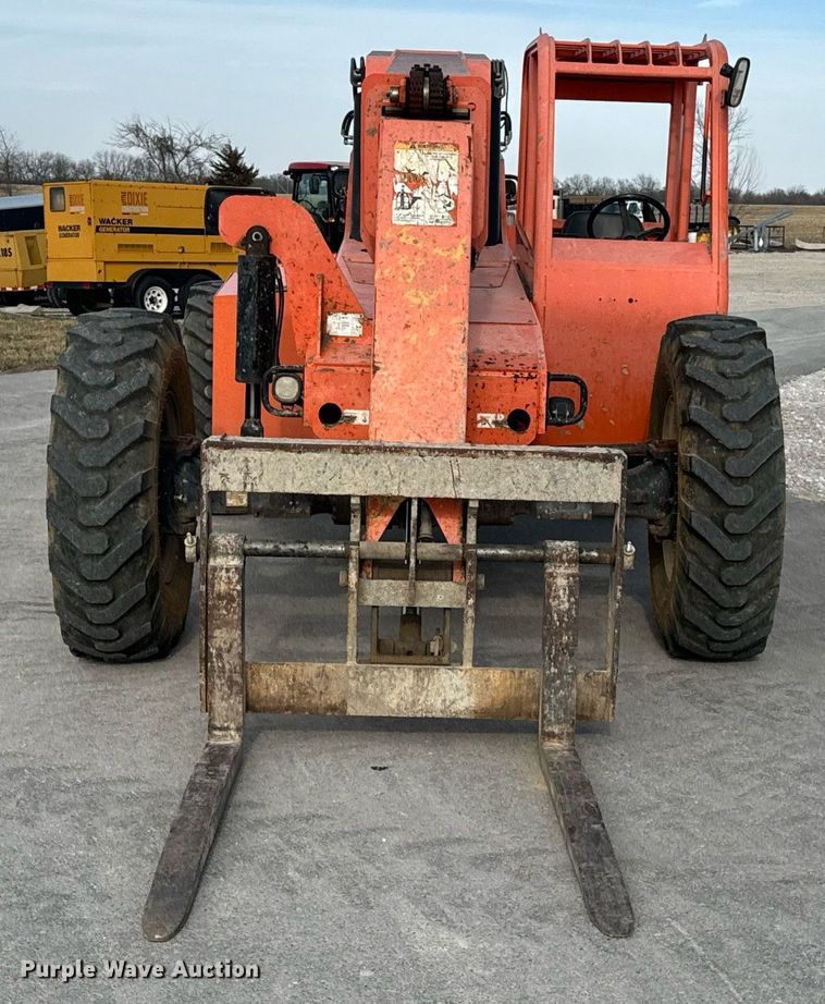image for item DL4408 2006 Skytrak 8042 telehandler