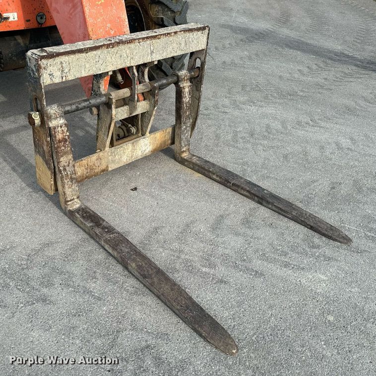 image for item DL4408 2006 Skytrak 8042 telehandler