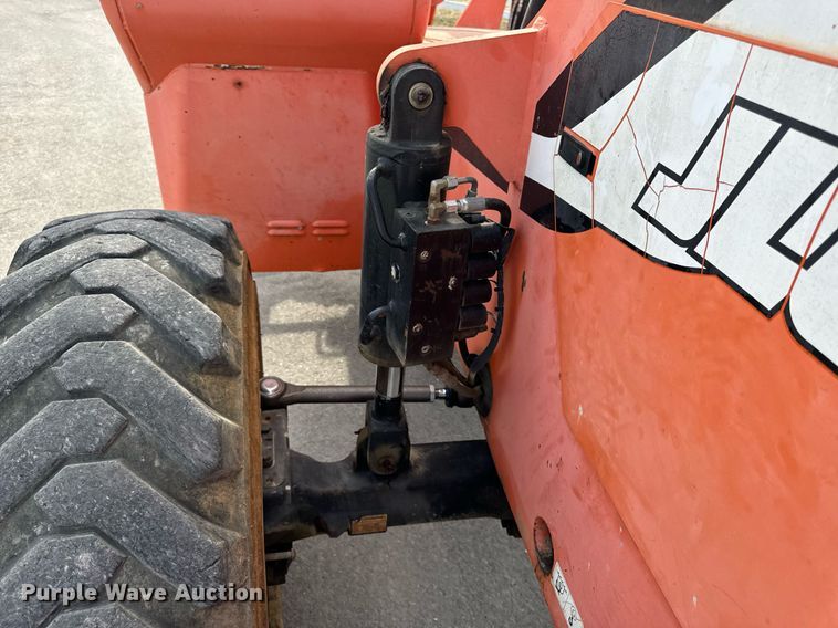 image for item DL4408 2006 Skytrak 8042 telehandler