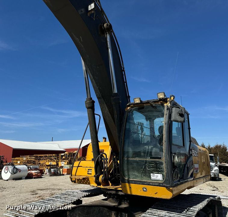 image for item DL4410 2014 John Deere 350G excavator