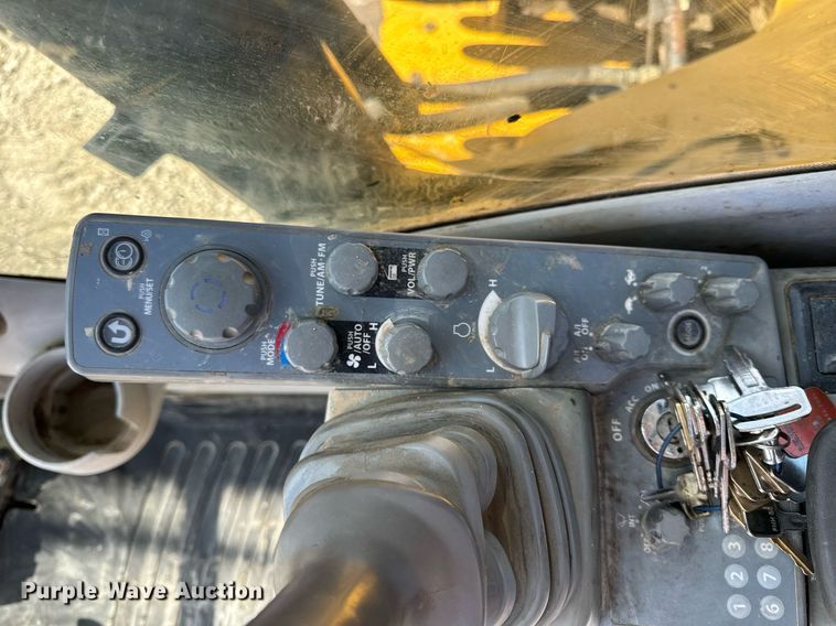 image for item DL4410 2014 John Deere 350G excavator